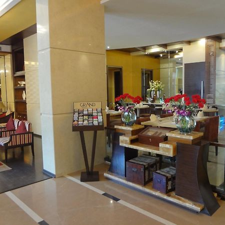 Grand Residency Hotel & Serviced Apartments Bombaj Exteriér fotografie