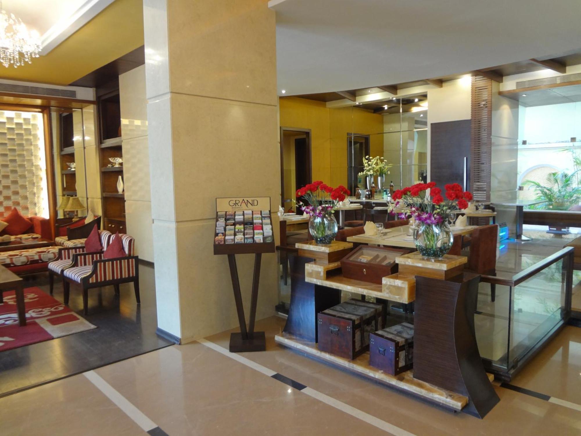 Grand Residency Hotel & Serviced Apartments Bombaj Exteriér fotografie