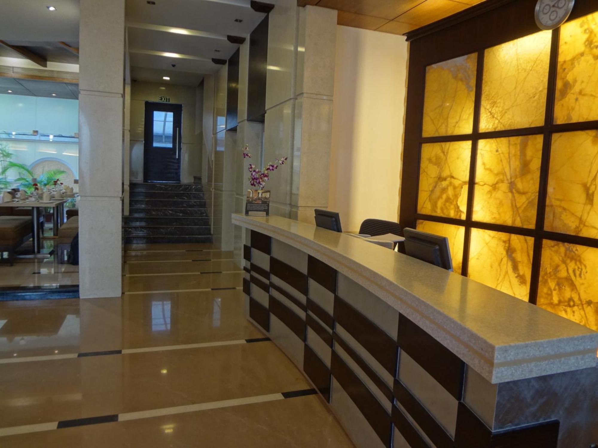 Grand Residency Hotel & Serviced Apartments Bombaj Exteriér fotografie