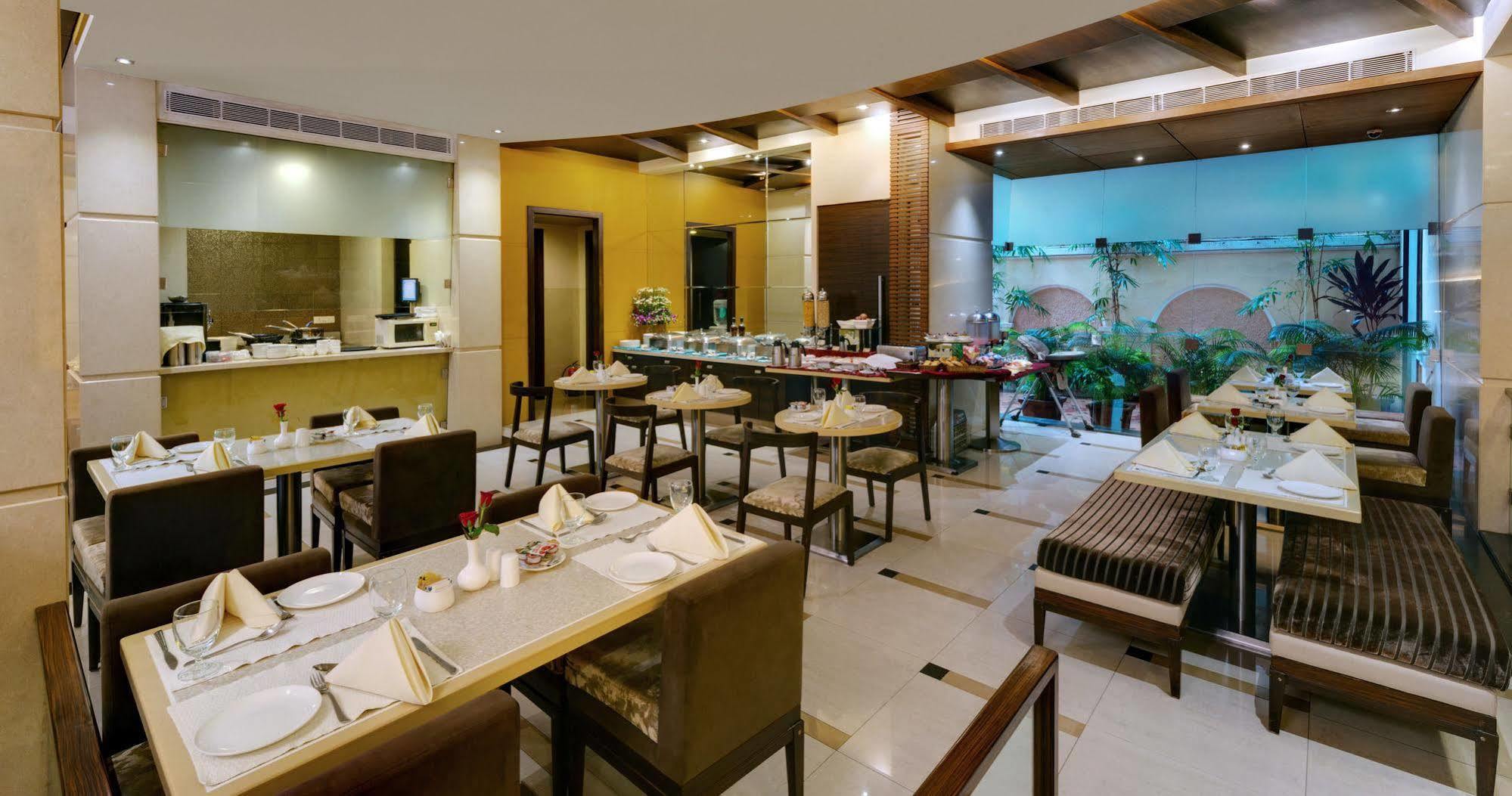 Grand Residency Hotel & Serviced Apartments Bombaj Exteriér fotografie