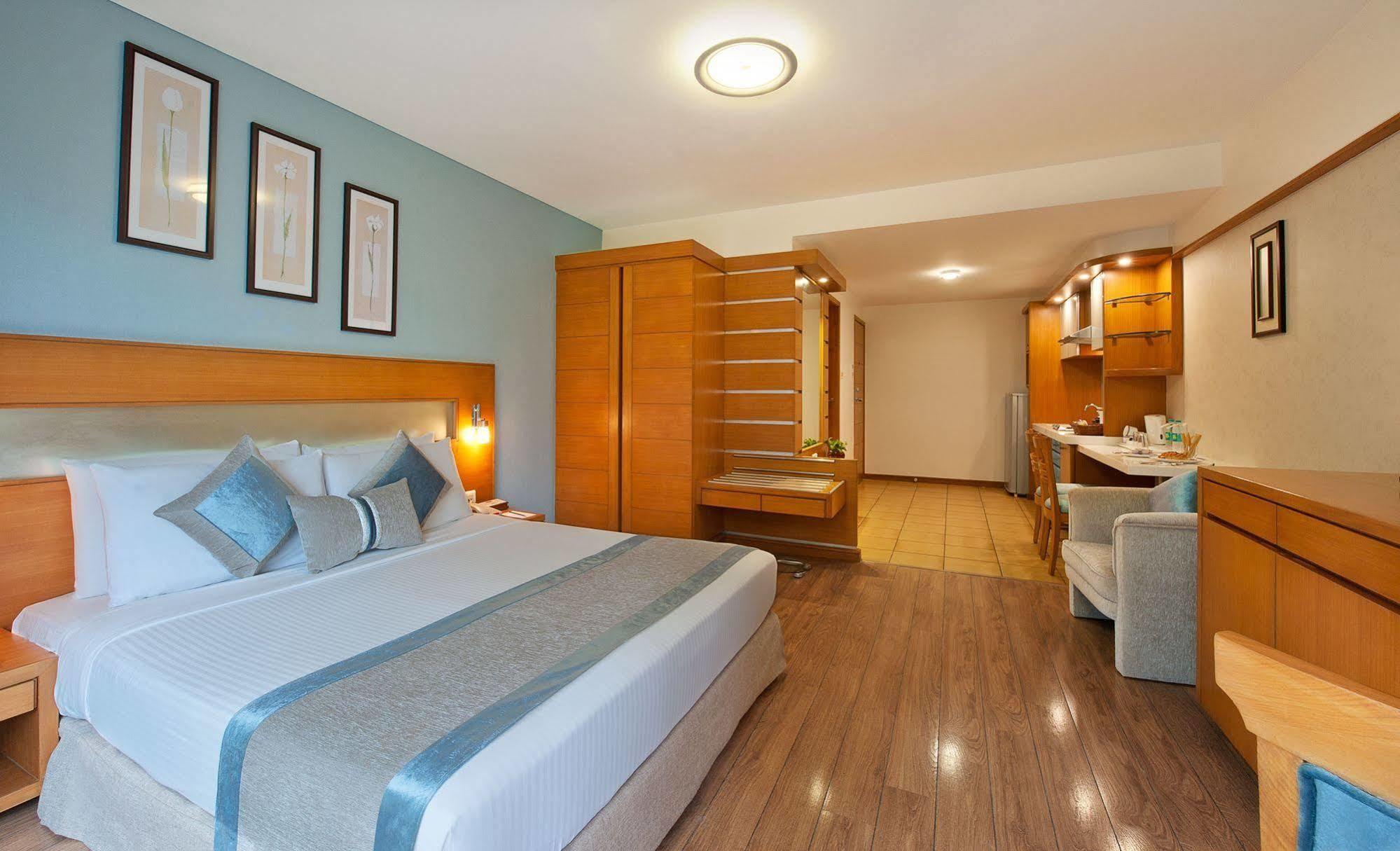 Grand Residency Hotel & Serviced Apartments Bombaj Exteriér fotografie